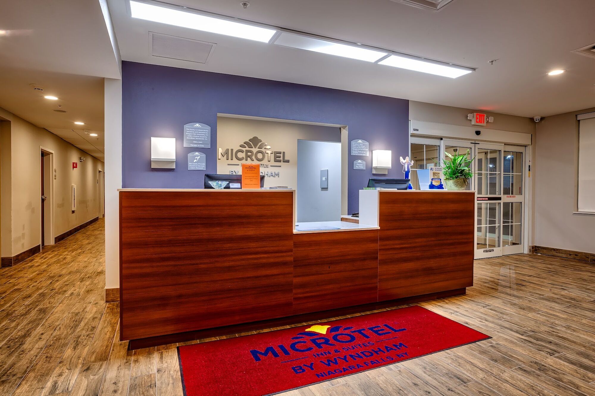 Microtel Inn & Suites By Wyndham Niagara Falls Buitenkant foto